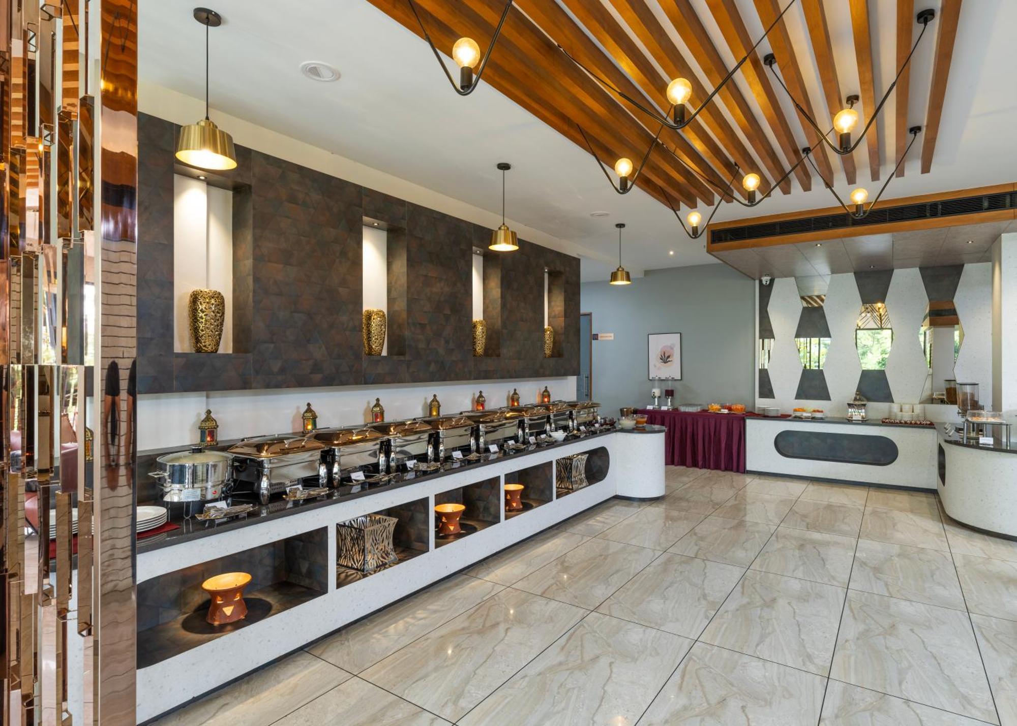 Oshin Hotel Vajanad Kültér fotó