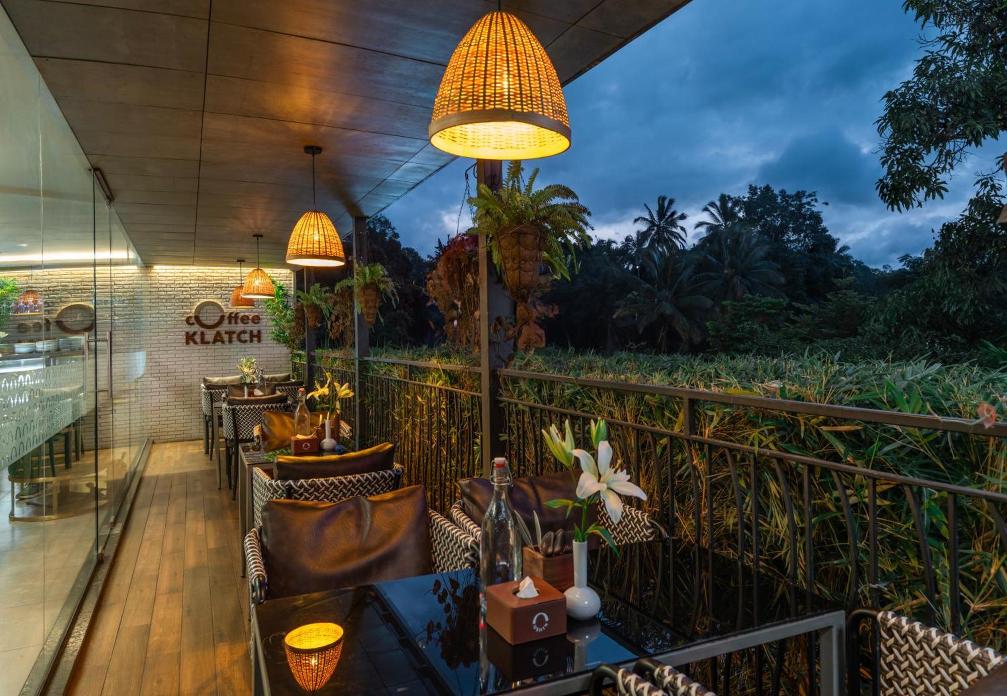 Oshin Hotel Vajanad Kültér fotó
